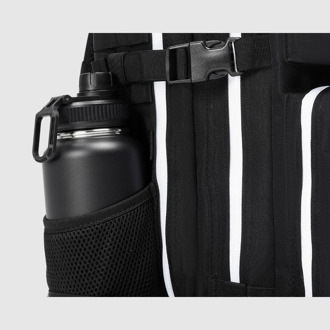 View of the wide opening for easy filling and cleaning of the insulated black bottle.