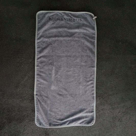 Large dark grey microfiber gym towel, 45x90cm, for maximum coverage.