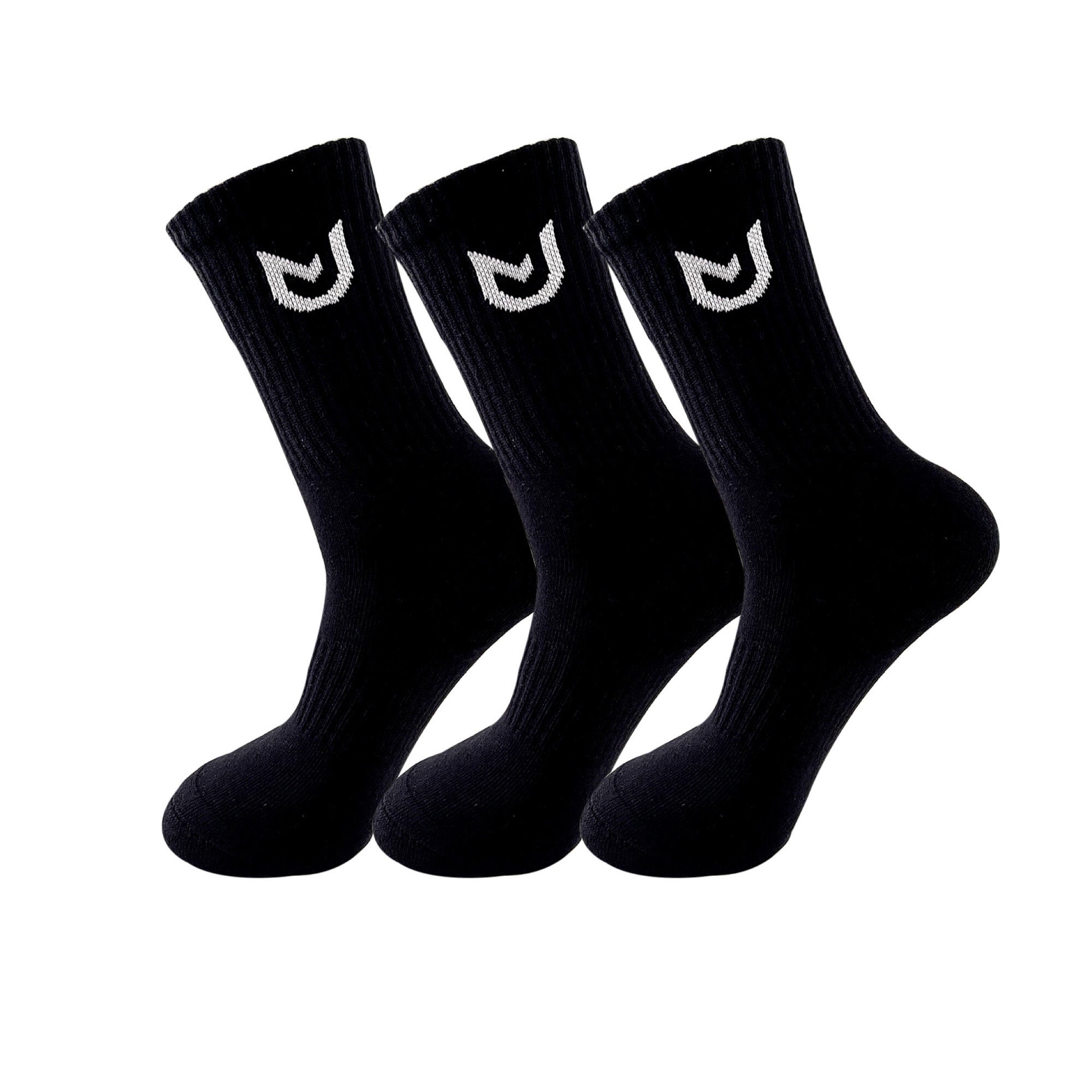 Unisex black socks, breathable material and fit for everyday wear and workouts.