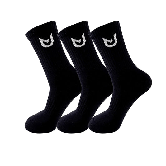Unisex black socks, breathable material and fit for everyday wear and workouts.